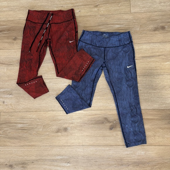 Bundle of 2 Nike Crop Leggings Medium - Picture 2 of 9